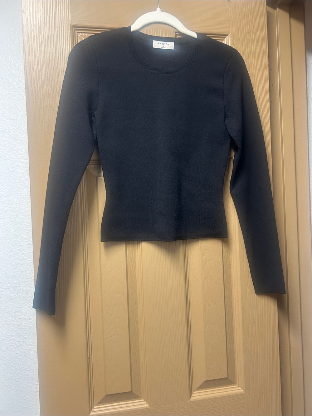 Aritzia babaton black knit long sleeve top